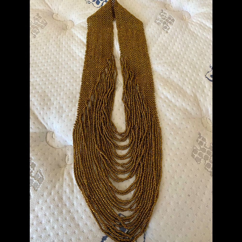Beautiful fluid necklace